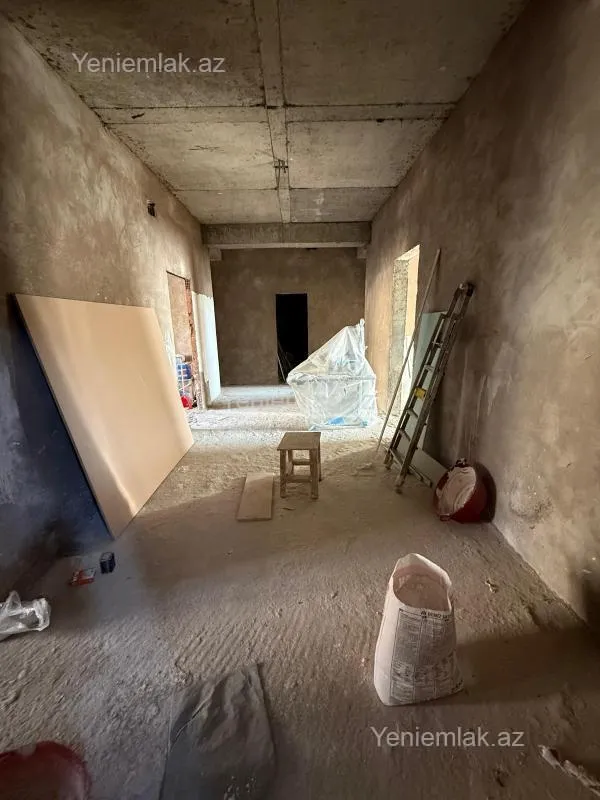 Satılır 4 otaqlı yeni tikili 180 m²