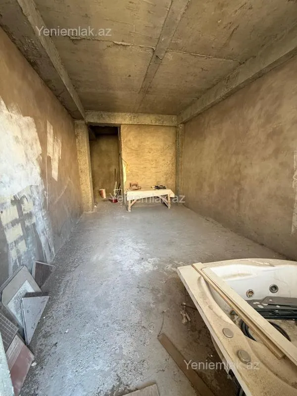 Satılır 4 otaqlı yeni tikili 180 m²