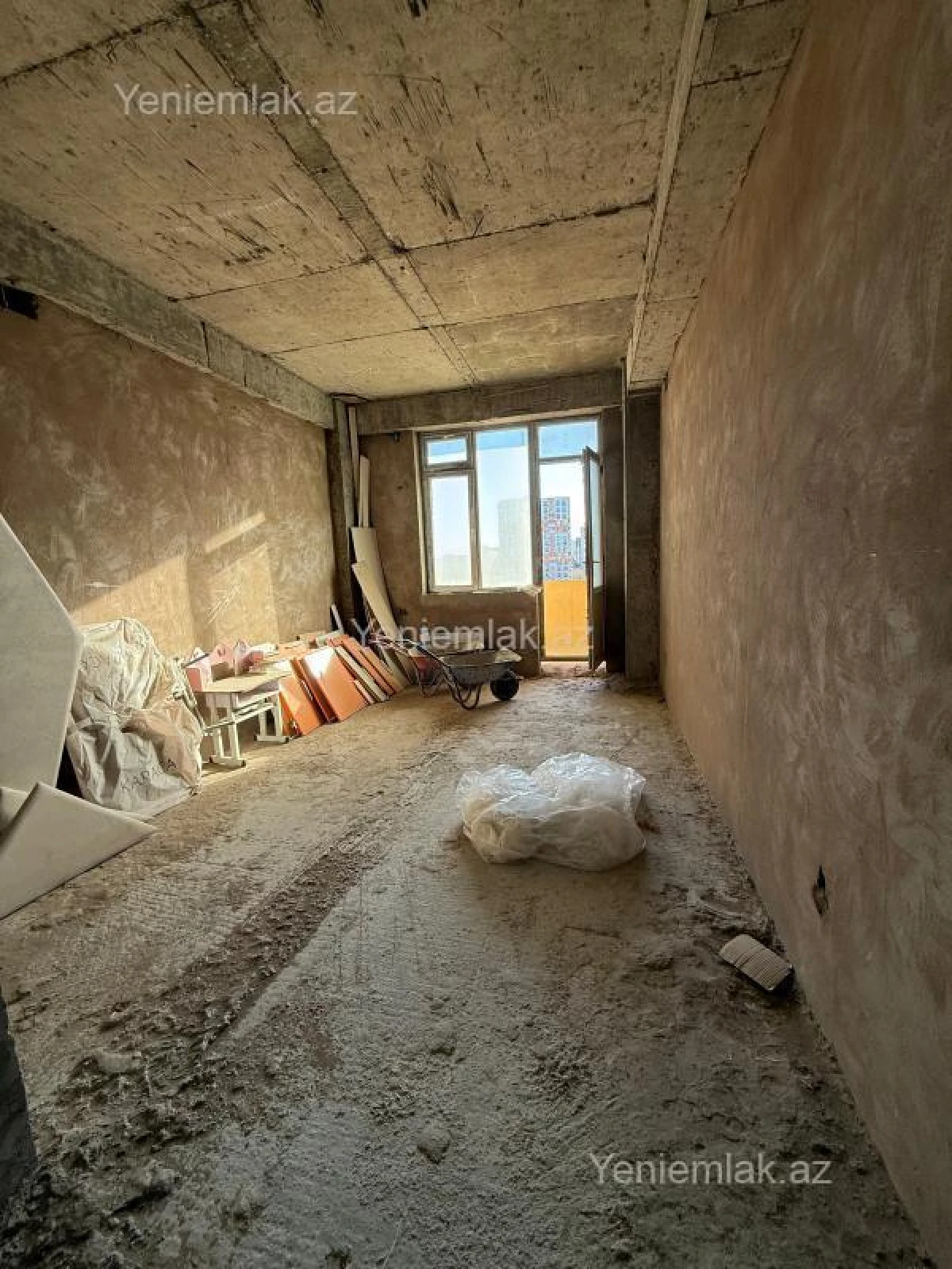 Satılır 4 otaqlı yeni tikili 180 m²