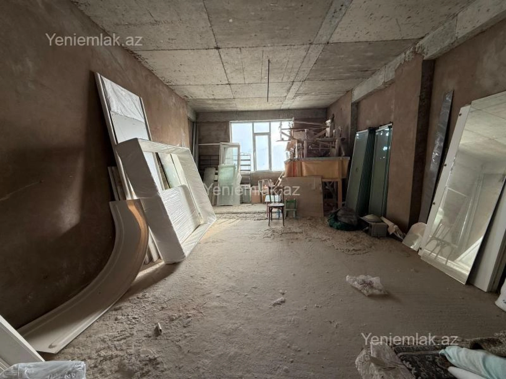 Satılır 4 otaqlı yeni tikili 180 m²