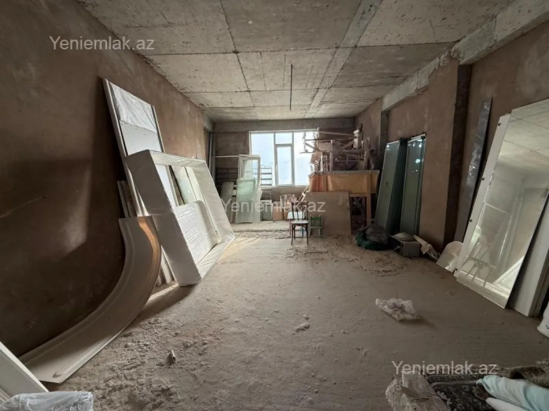 Satılır 4 otaqlı yeni tikili 180 m²
