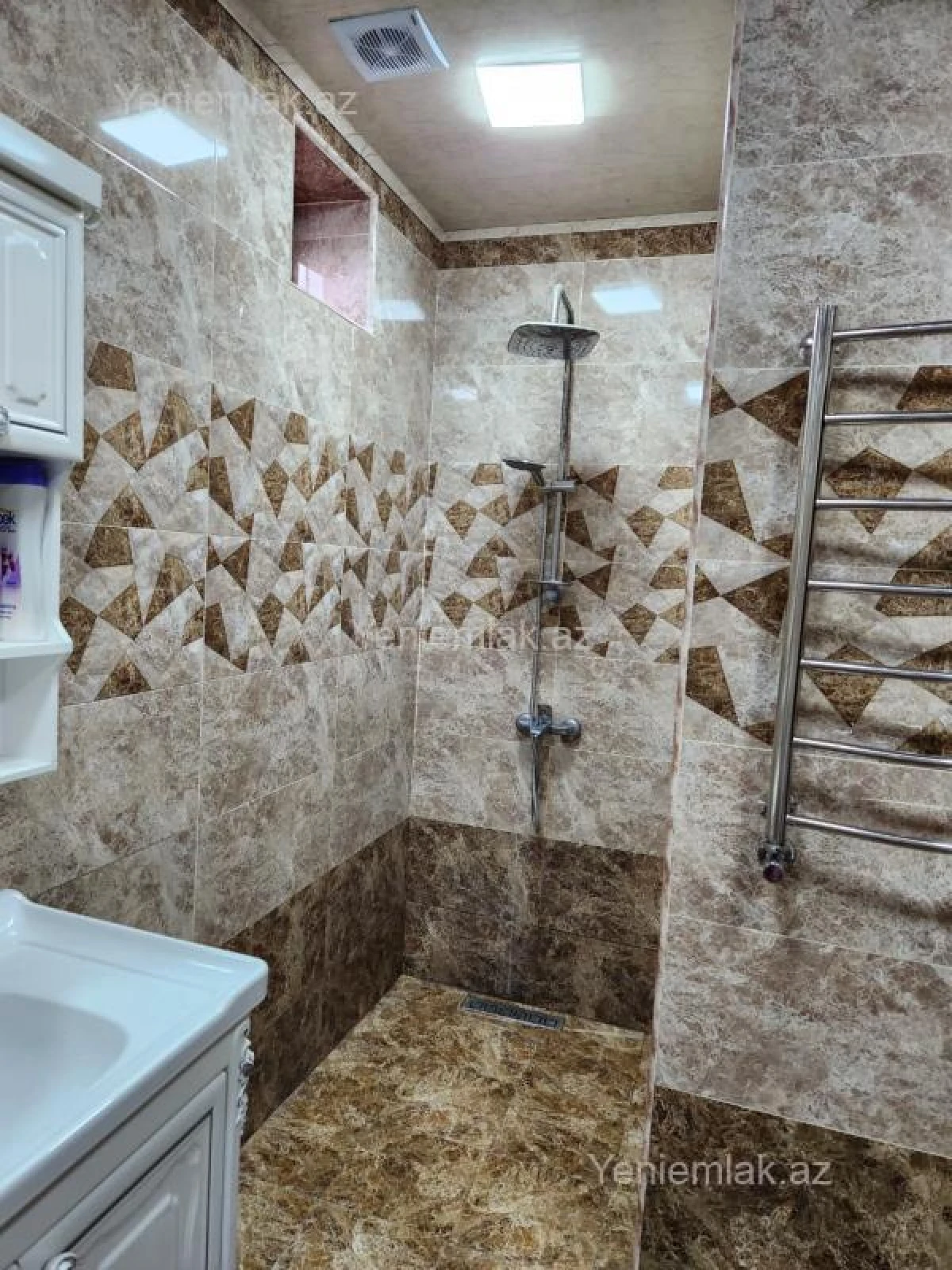 Satılır 5 otaqlı həyət evi 143 m²