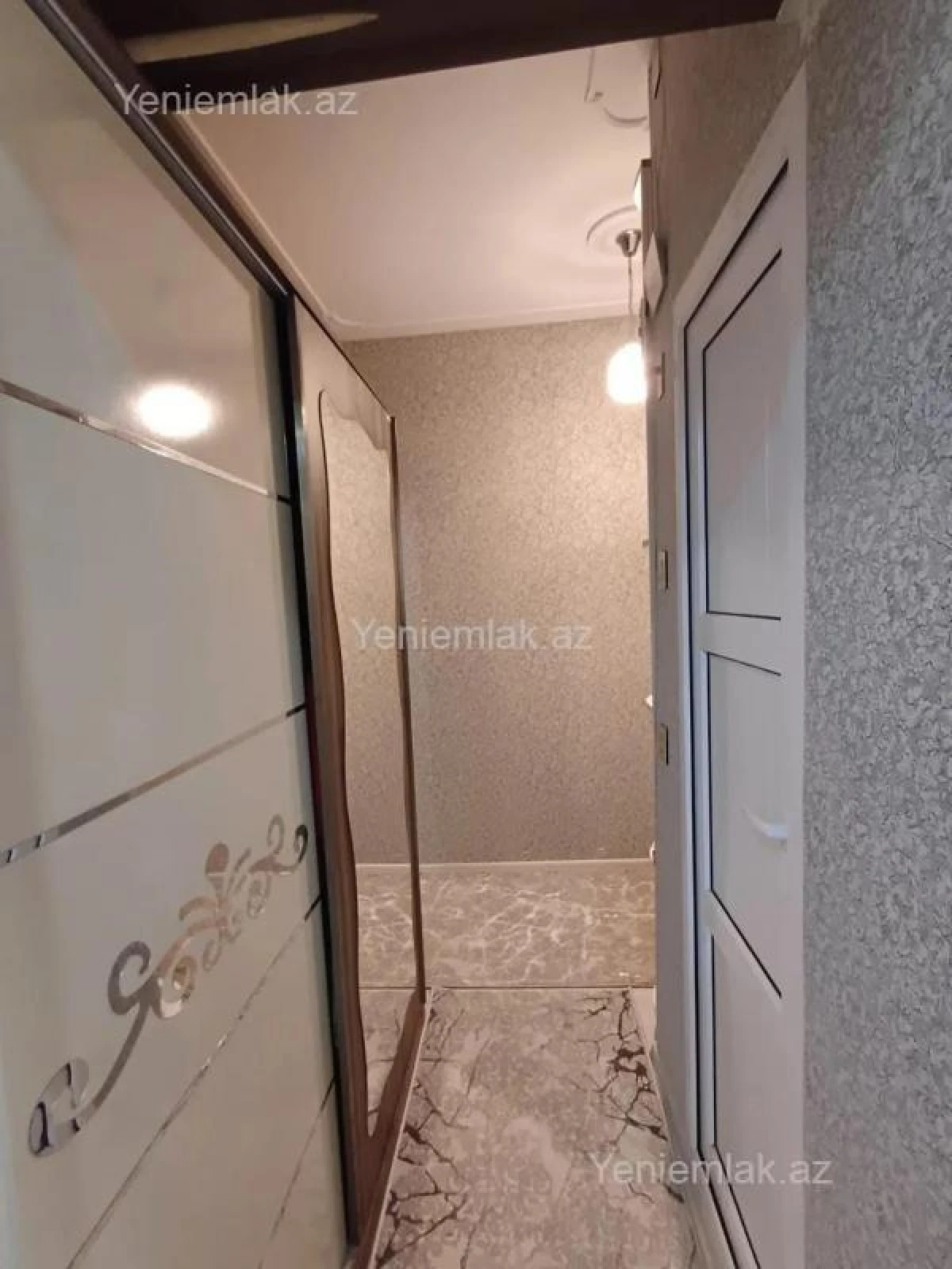 Satılır 1 otaqlı köhnə tikili 35 m²