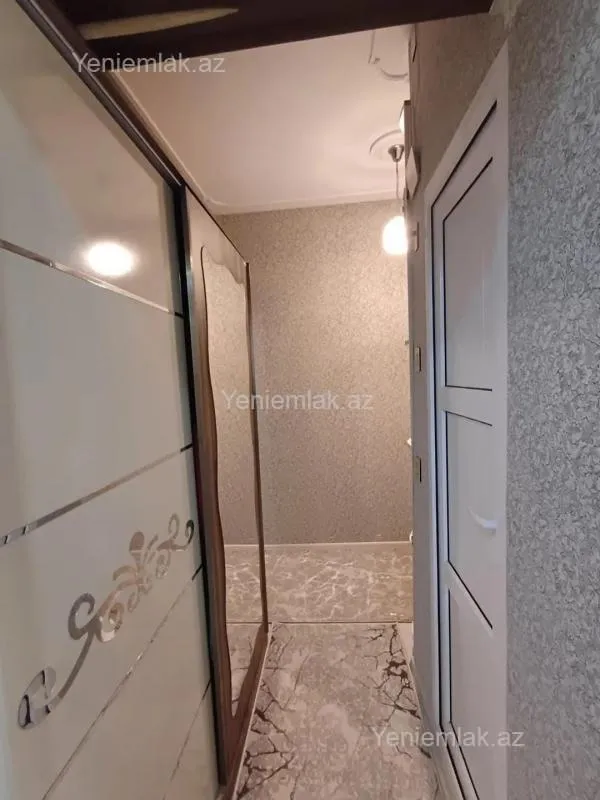 Satılır 1 otaqlı köhnə tikili 35 m²