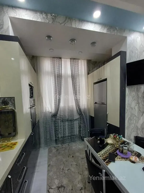 Satılır 1 otaqlı köhnə tikili 35 m²