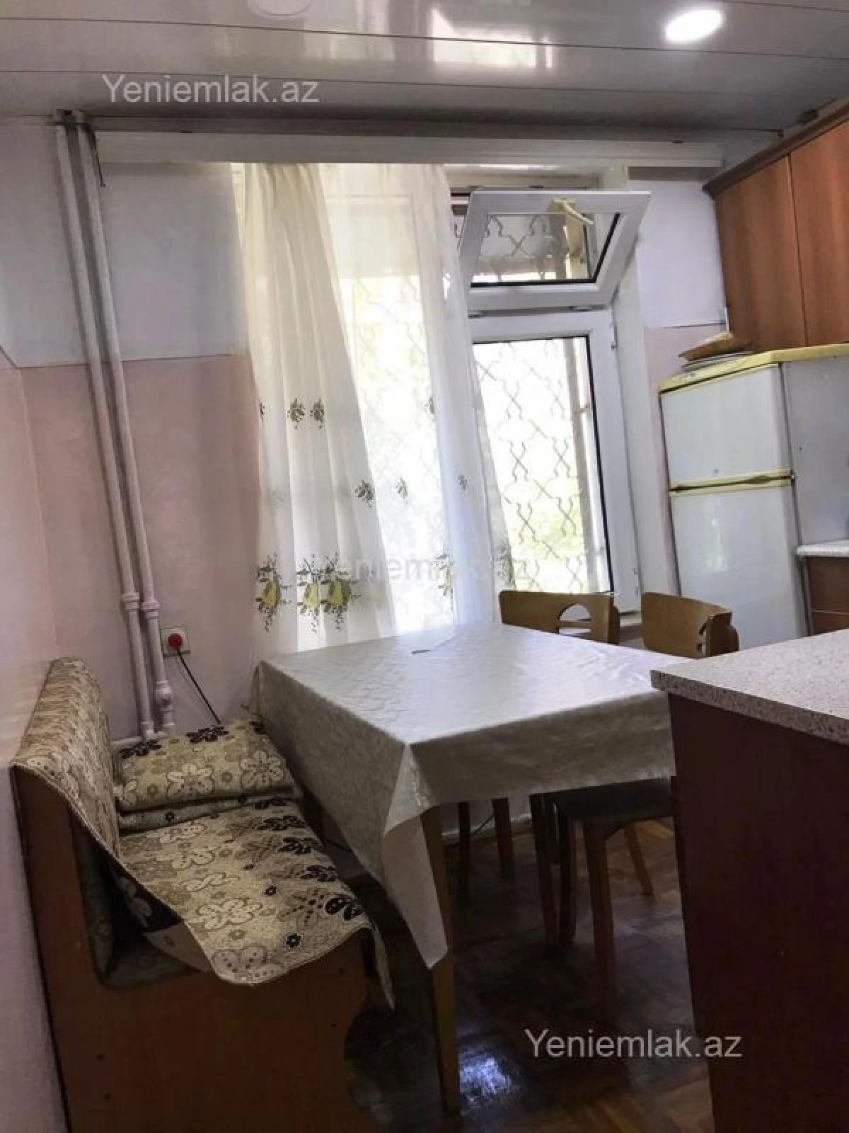 Satılır 3 otaqlı köhnə tikili 75 m²