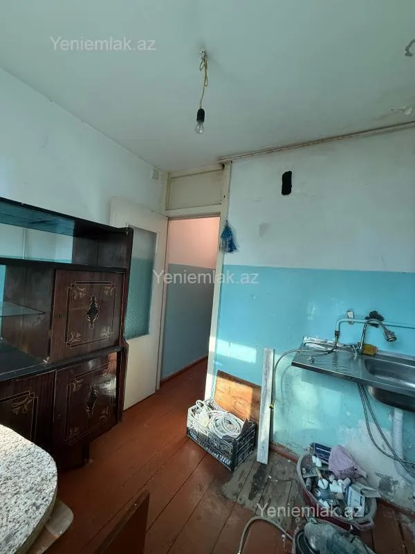 Satılır 1 otaqlı köhnə tikili 40 m²