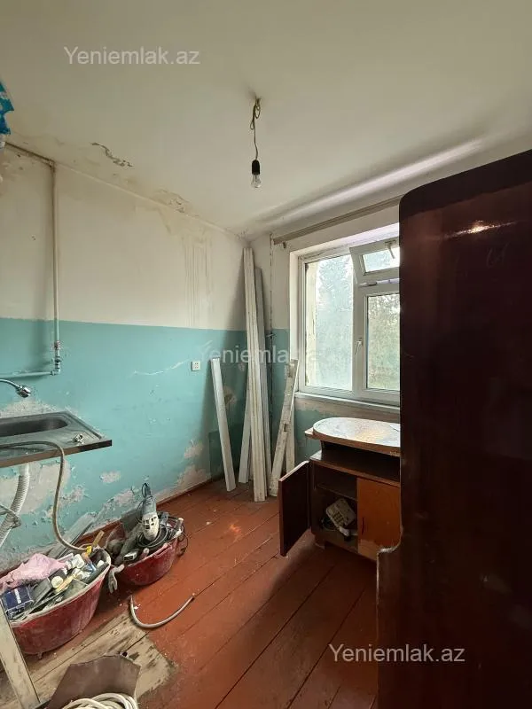 Satılır 1 otaqlı köhnə tikili 40 m²