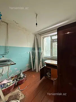 Satılır 1 otaqlı köhnə tikili 40 m²