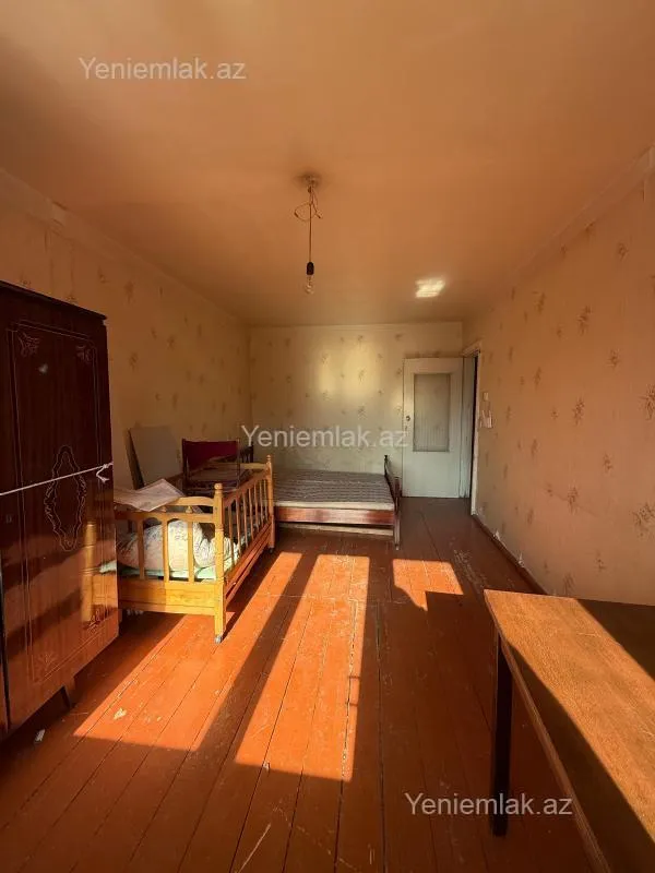 Satılır 1 otaqlı köhnə tikili 40 m²