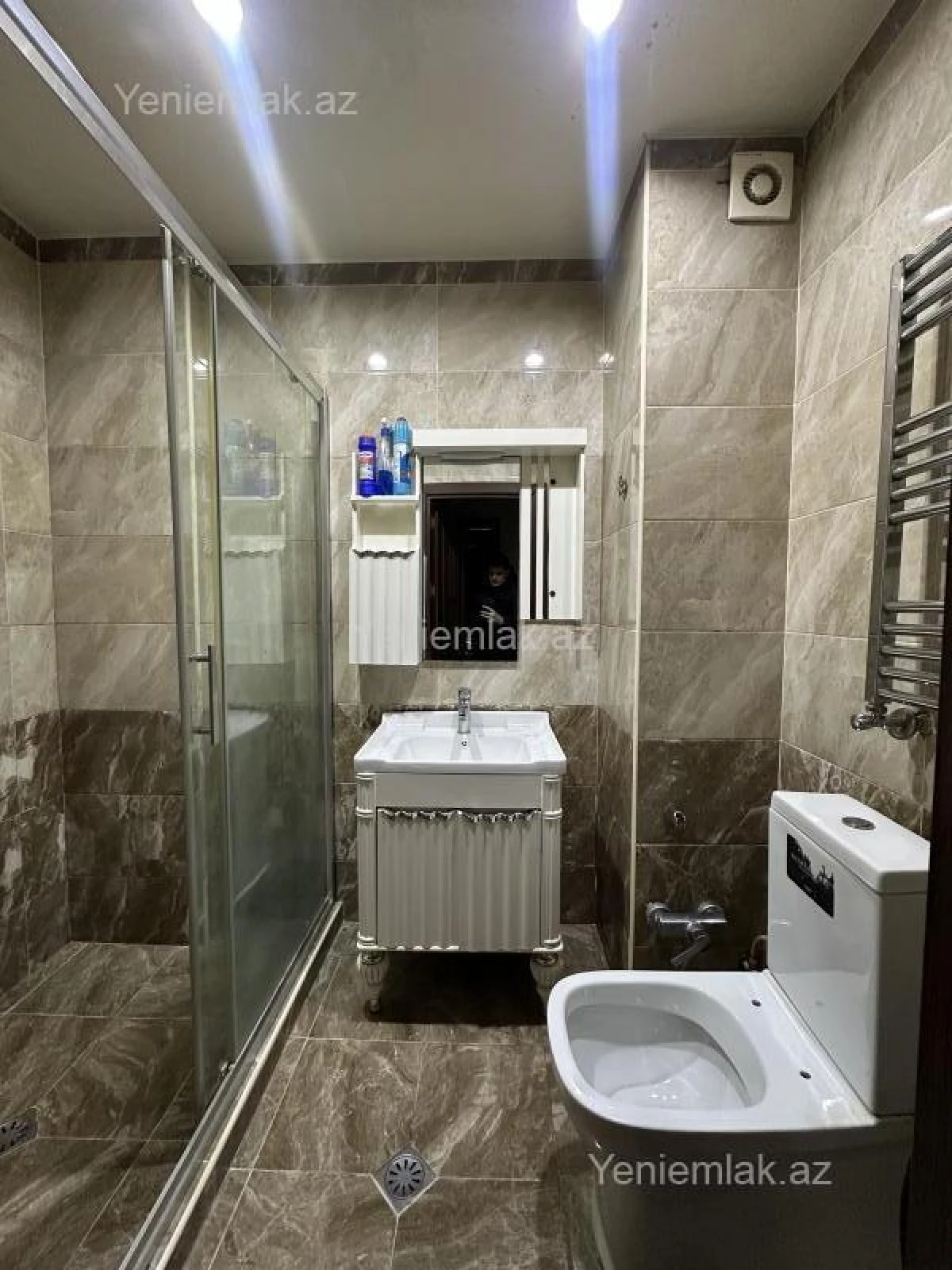 Satılır 3 otaqlı yeni tikili 60 m²