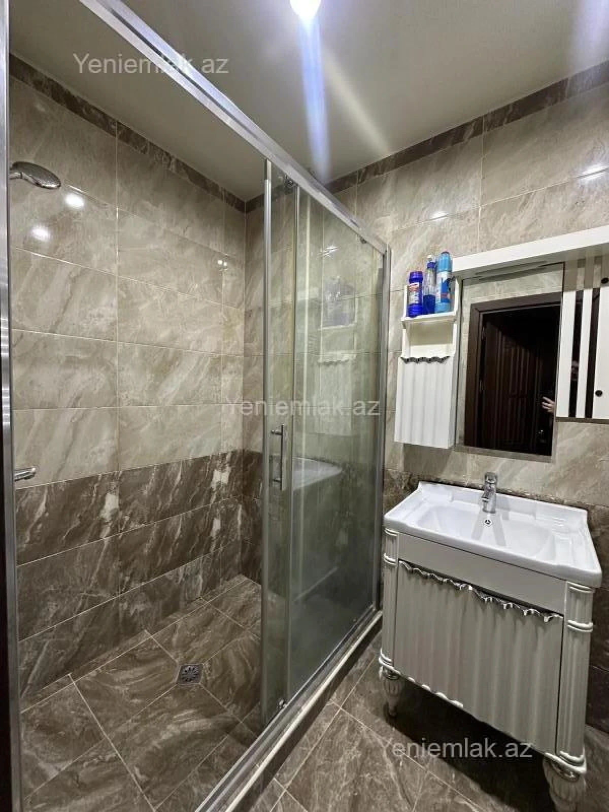 Satılır 3 otaqlı yeni tikili 60 m²