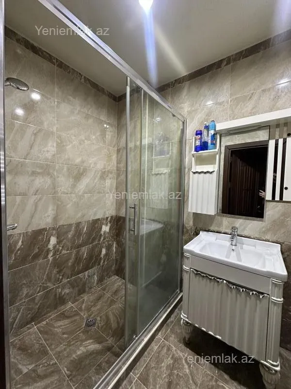 Satılır 3 otaqlı yeni tikili 60 m²