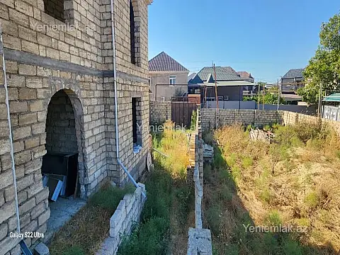 Satılır 6 otaqlı həyət evi 250 m²