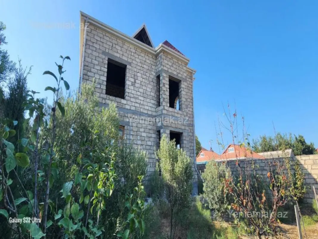 Satılır 6 otaqlı həyət evi 250 m²