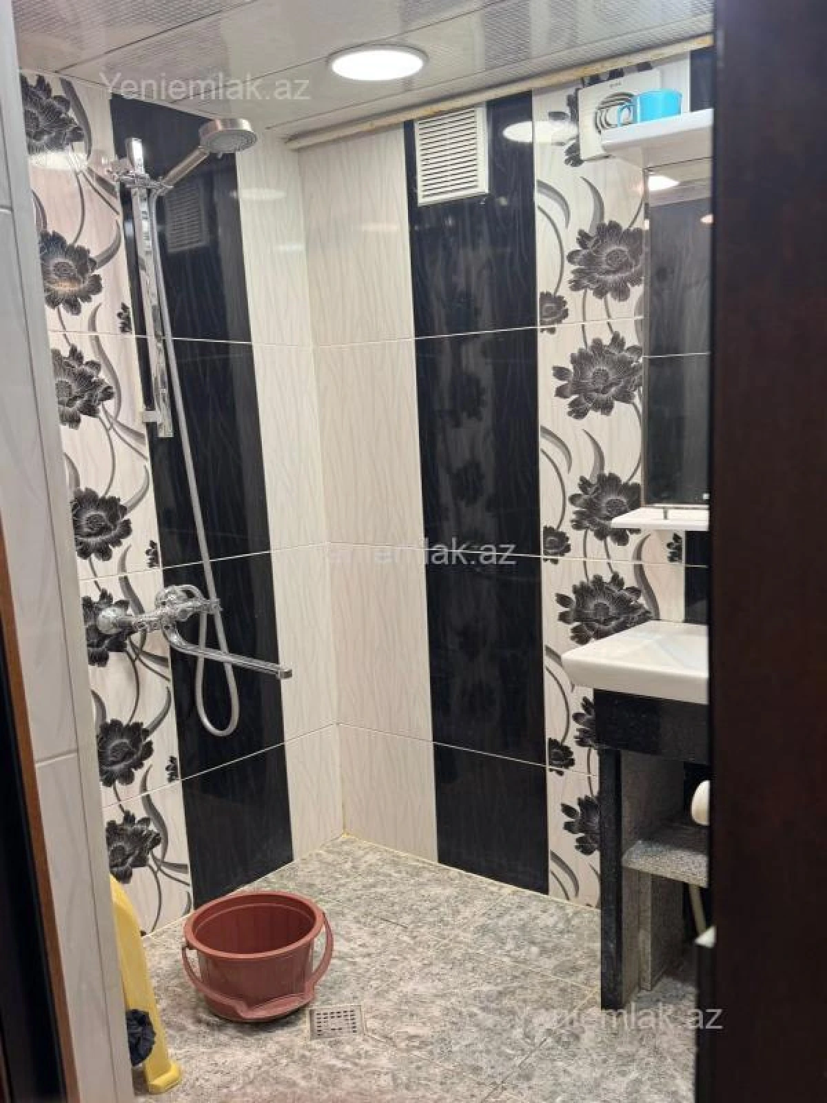 Satılır 5 otaqlı köhnə tikili 88 m²