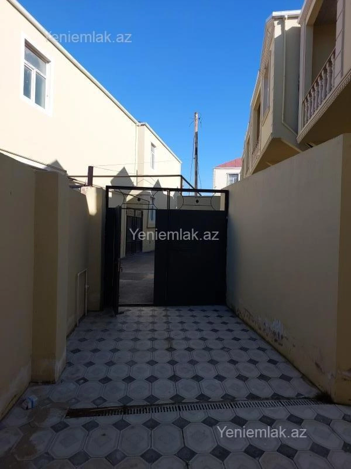 Satılır 4 otaqlı həyət evi 140 m²