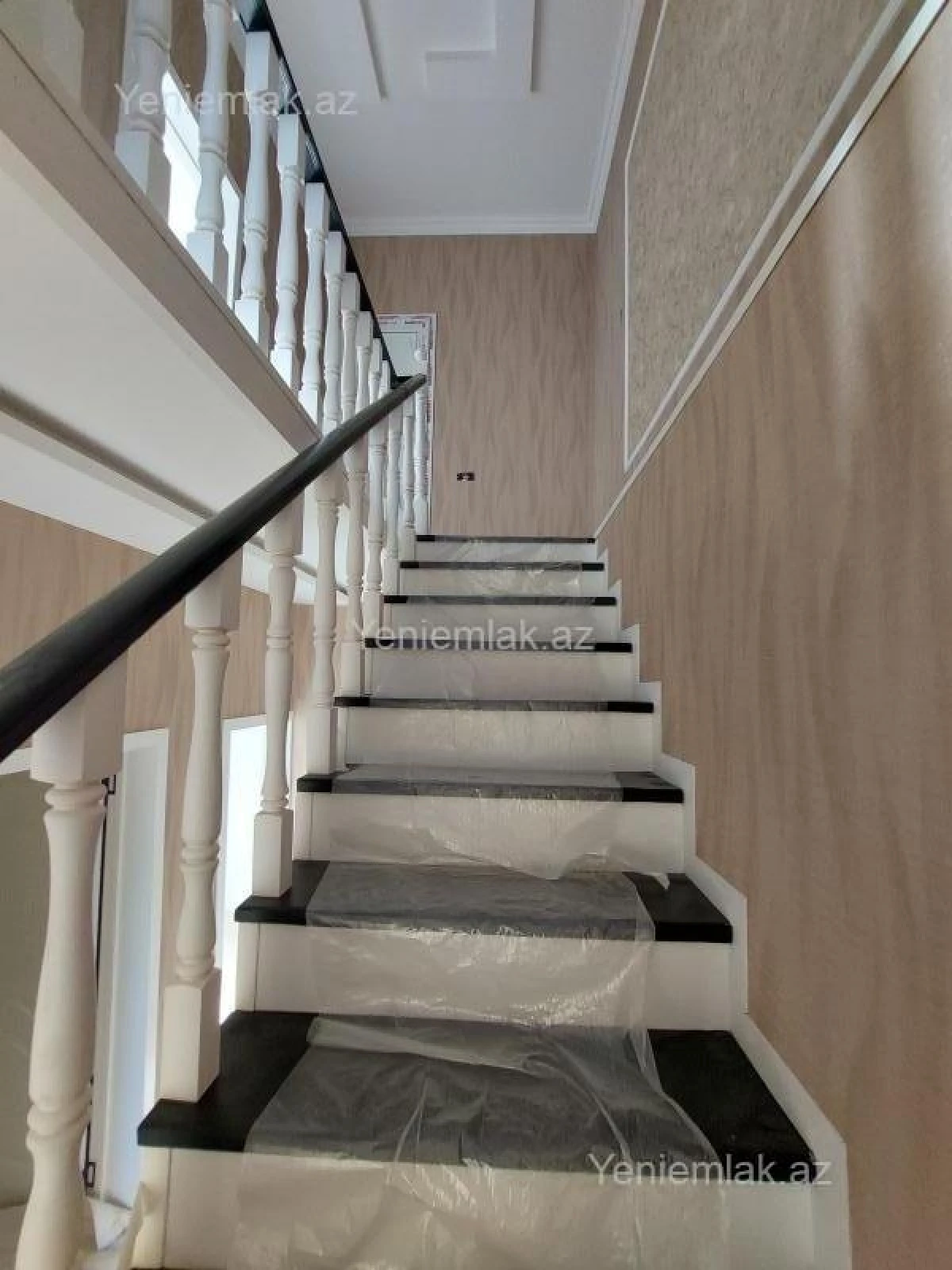 Satılır 4 otaqlı həyət evi 140 m²