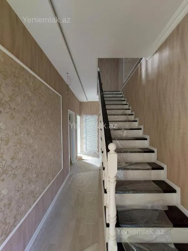 Satılır 4 otaqlı həyət evi 140 m²