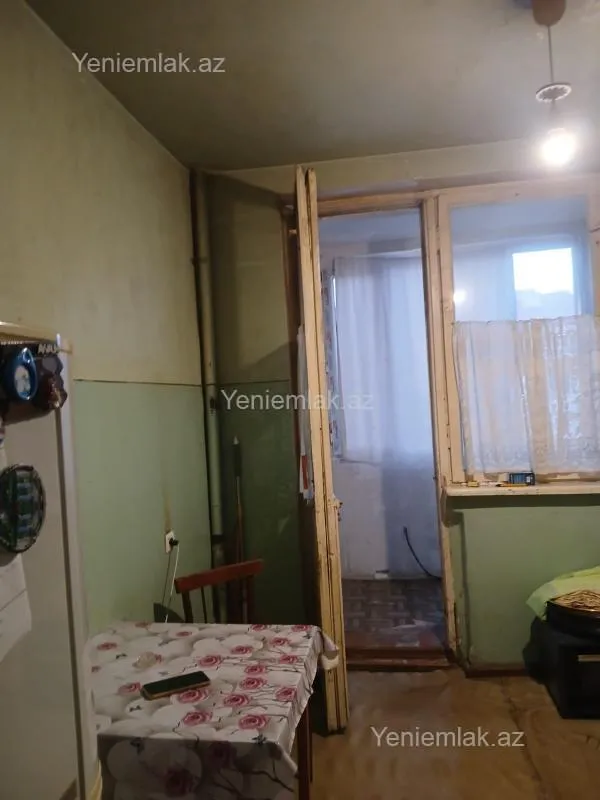 Satılır 3 otaqlı köhnə tikili 75 m²