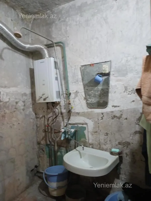 Satılır 3 otaqlı köhnə tikili 75 m²