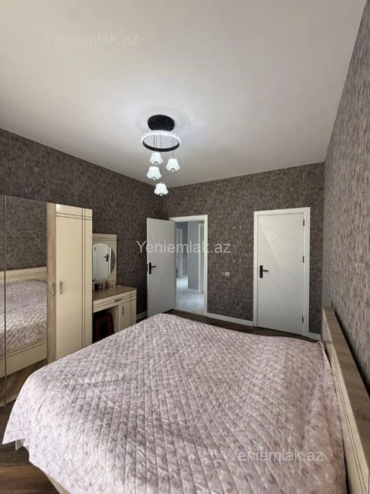 Satılır 4 otaqlı həyət evi 140 m²