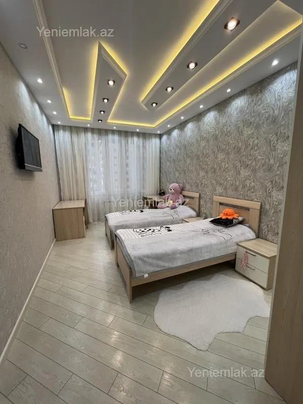 Satılır 3 otaqlı yeni tikili 100 m²