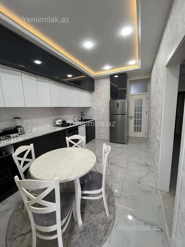 Satılır 3 otaqlı yeni tikili 100 m²