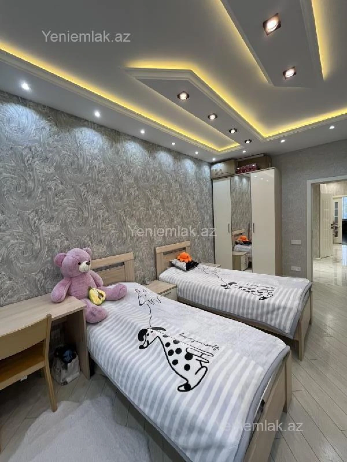 Satılır 3 otaqlı yeni tikili 100 m²