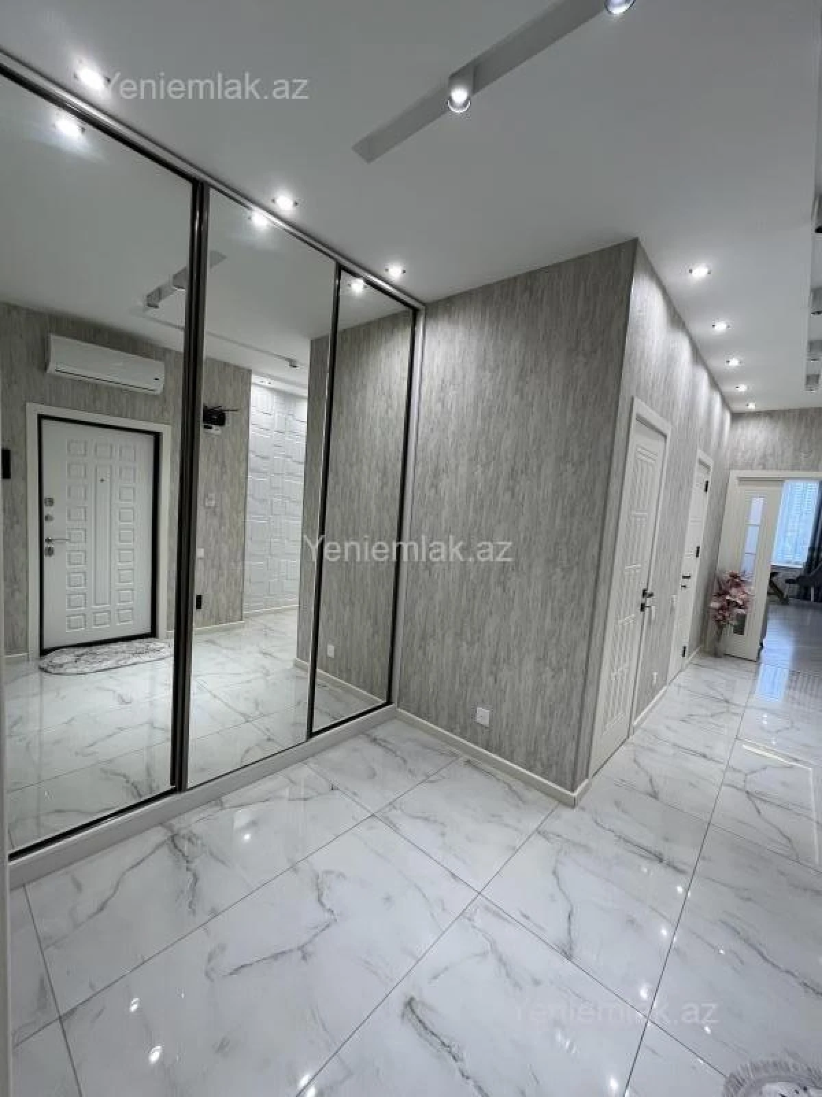 Satılır 3 otaqlı yeni tikili 100 m²