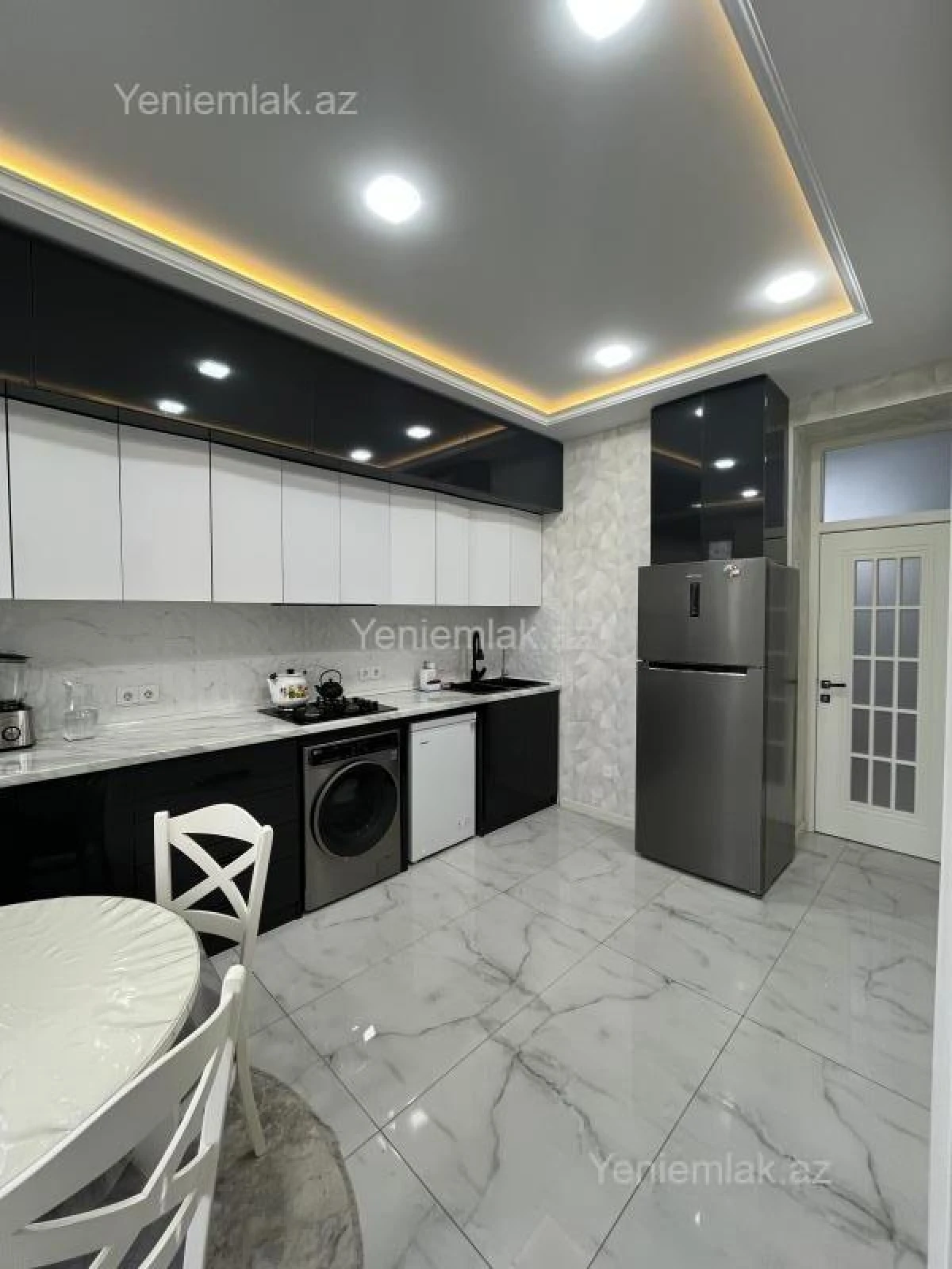 Satılır 3 otaqlı yeni tikili 100 m²