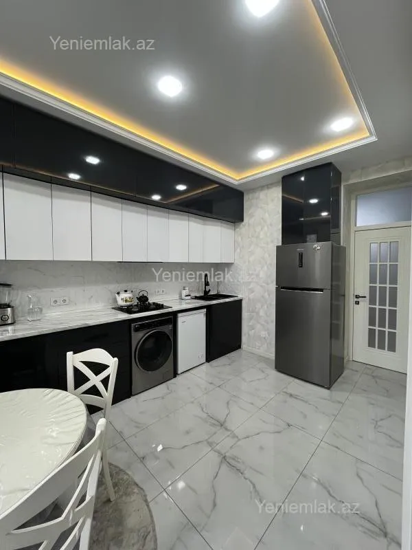 Satılır 3 otaqlı yeni tikili 100 m²