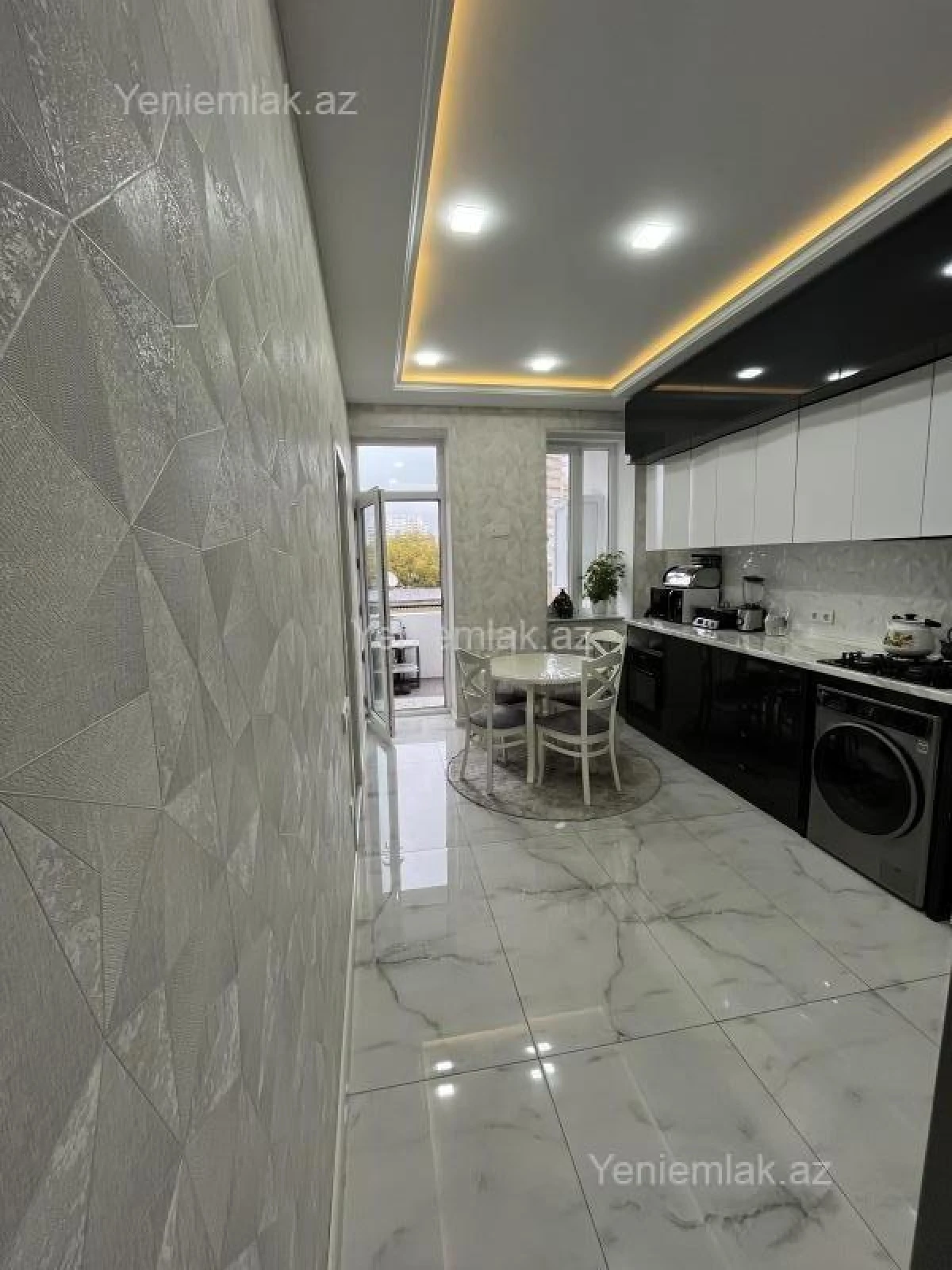 Satılır 3 otaqlı yeni tikili 100 m²