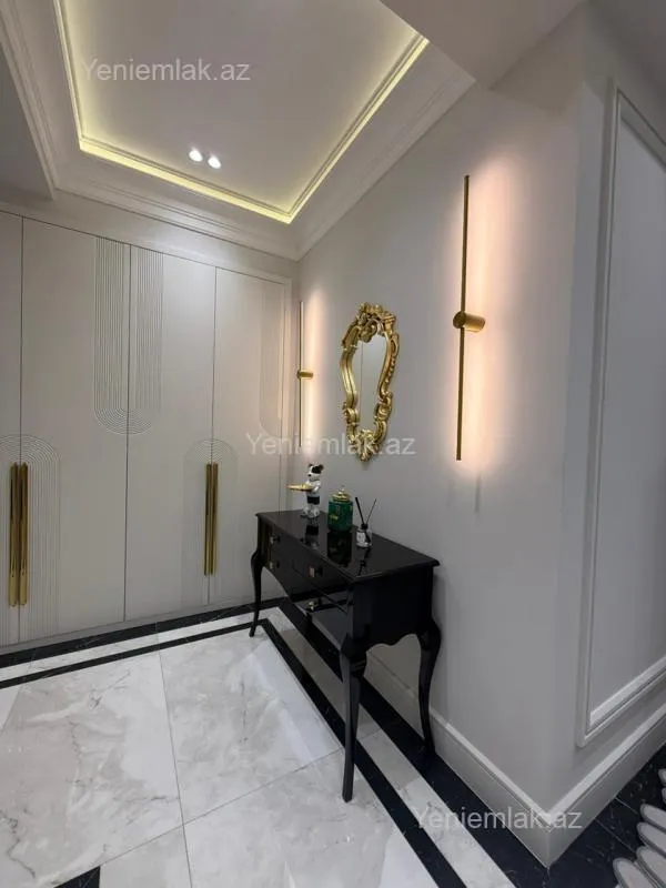 Satılır 4 otaqlı yeni tikili 140 m²