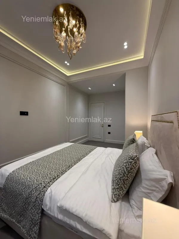Satılır 4 otaqlı yeni tikili 140 m²