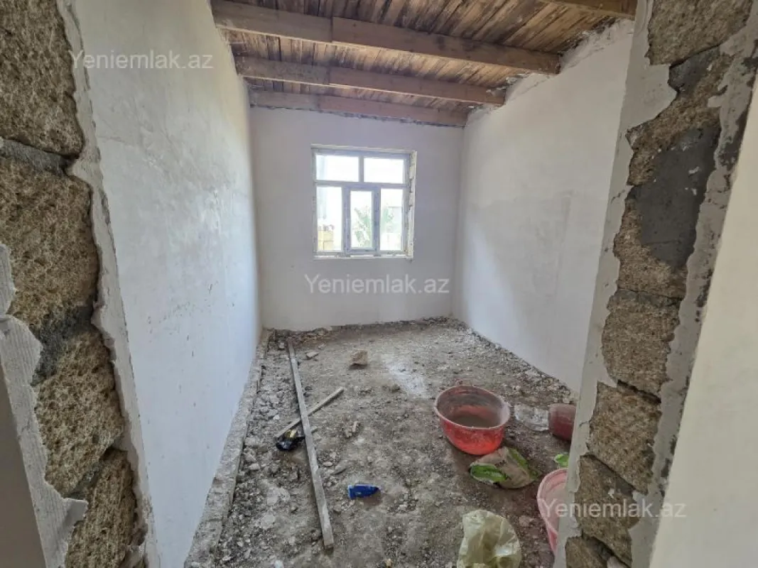 Satılır 5 otaqlı həyət evi 175 m²