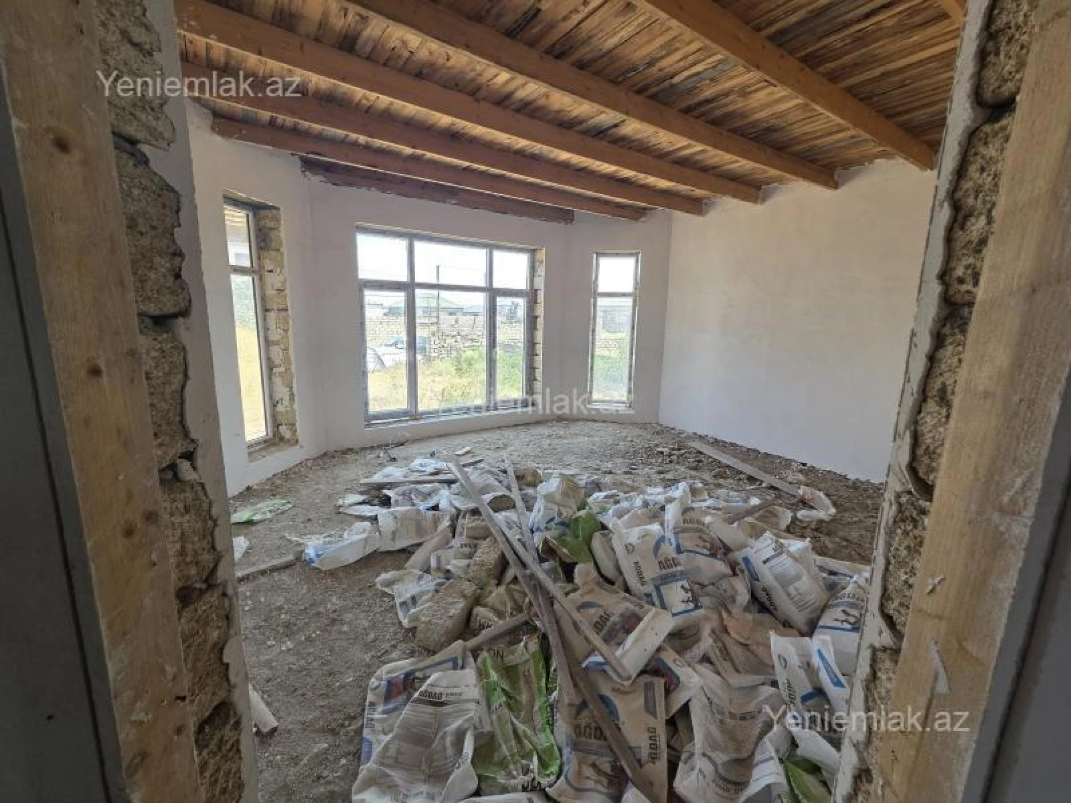 Satılır 5 otaqlı həyət evi 175 m²