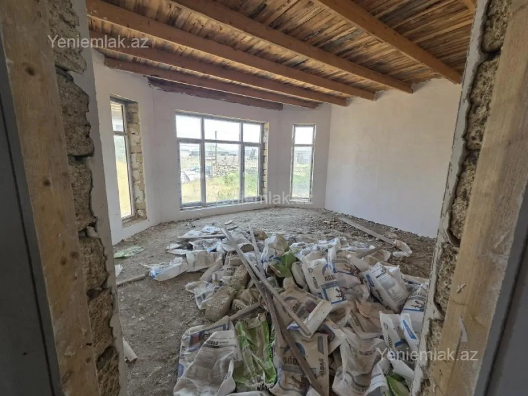 Satılır 5 otaqlı həyət evi 175 m²