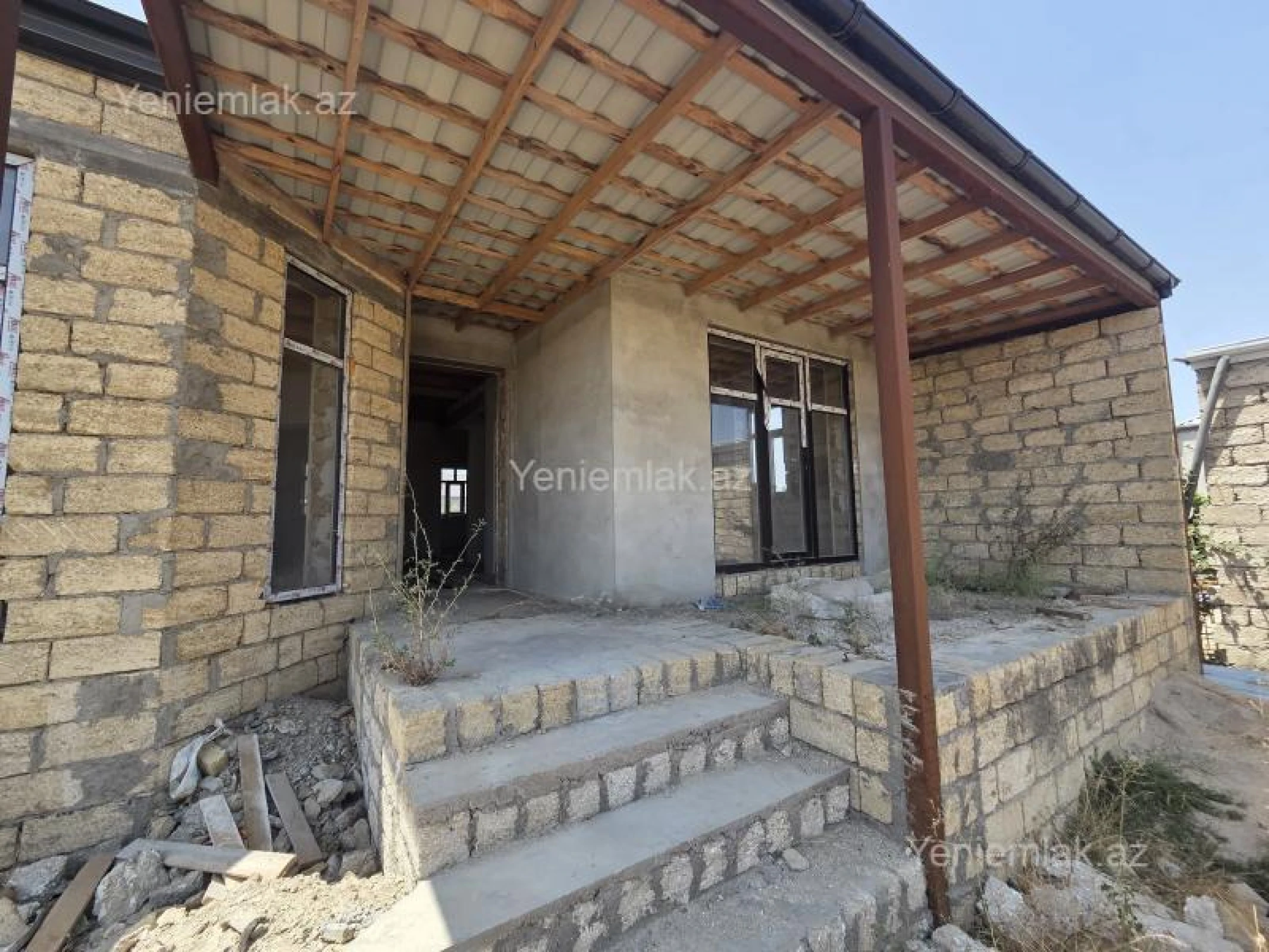 Satılır 5 otaqlı həyət evi 175 m²