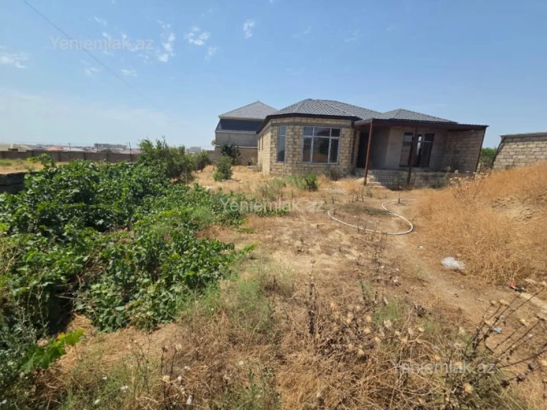 Satılır 5 otaqlı həyət evi 175 m²