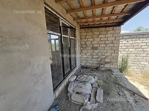 Satılır 5 otaqlı həyət evi 175 m²