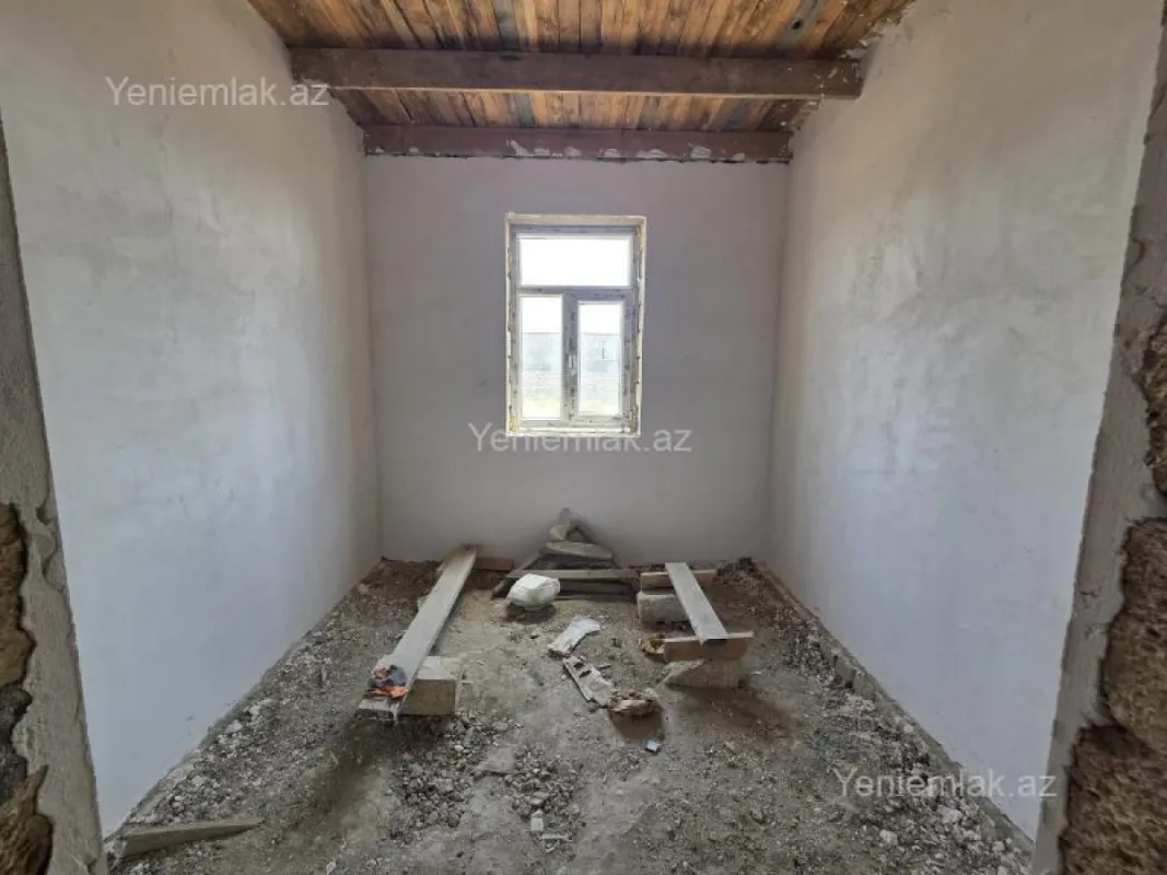 Satılır 5 otaqlı həyət evi 175 m²