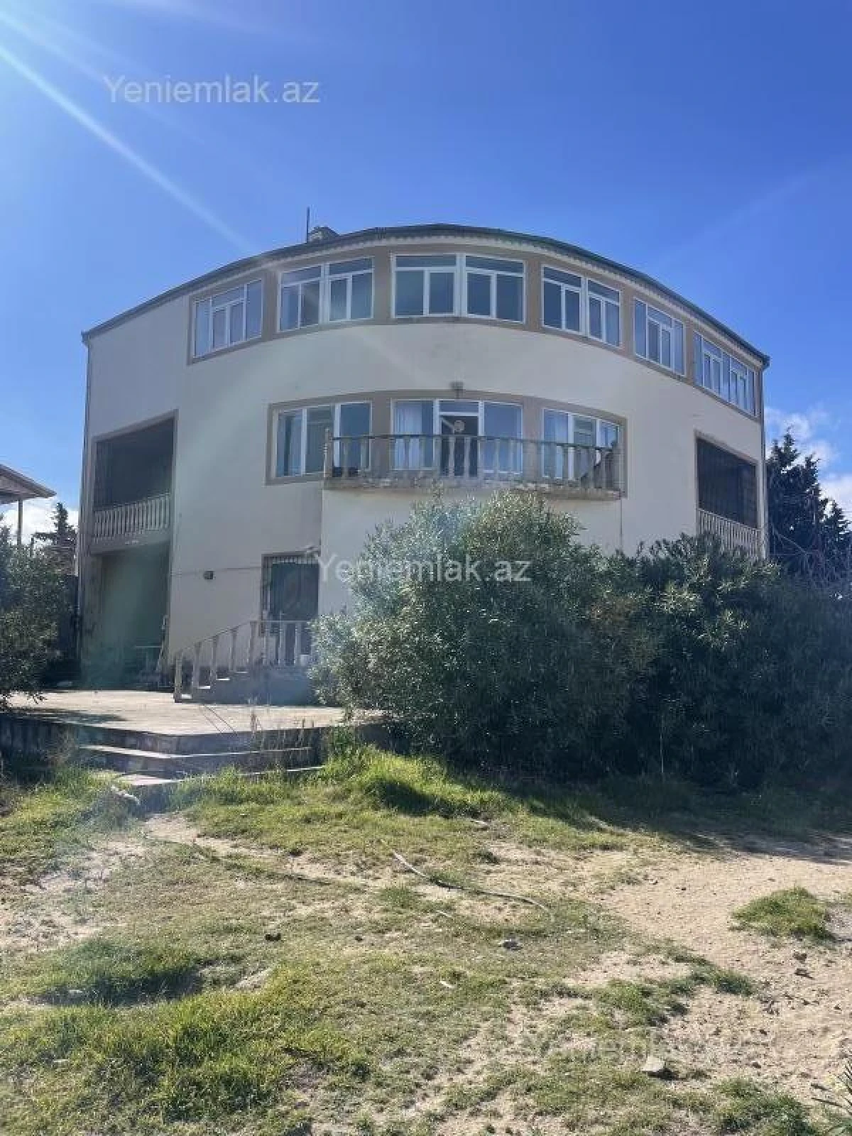 Satılır 5 otaqlı həyət evi 300 m²