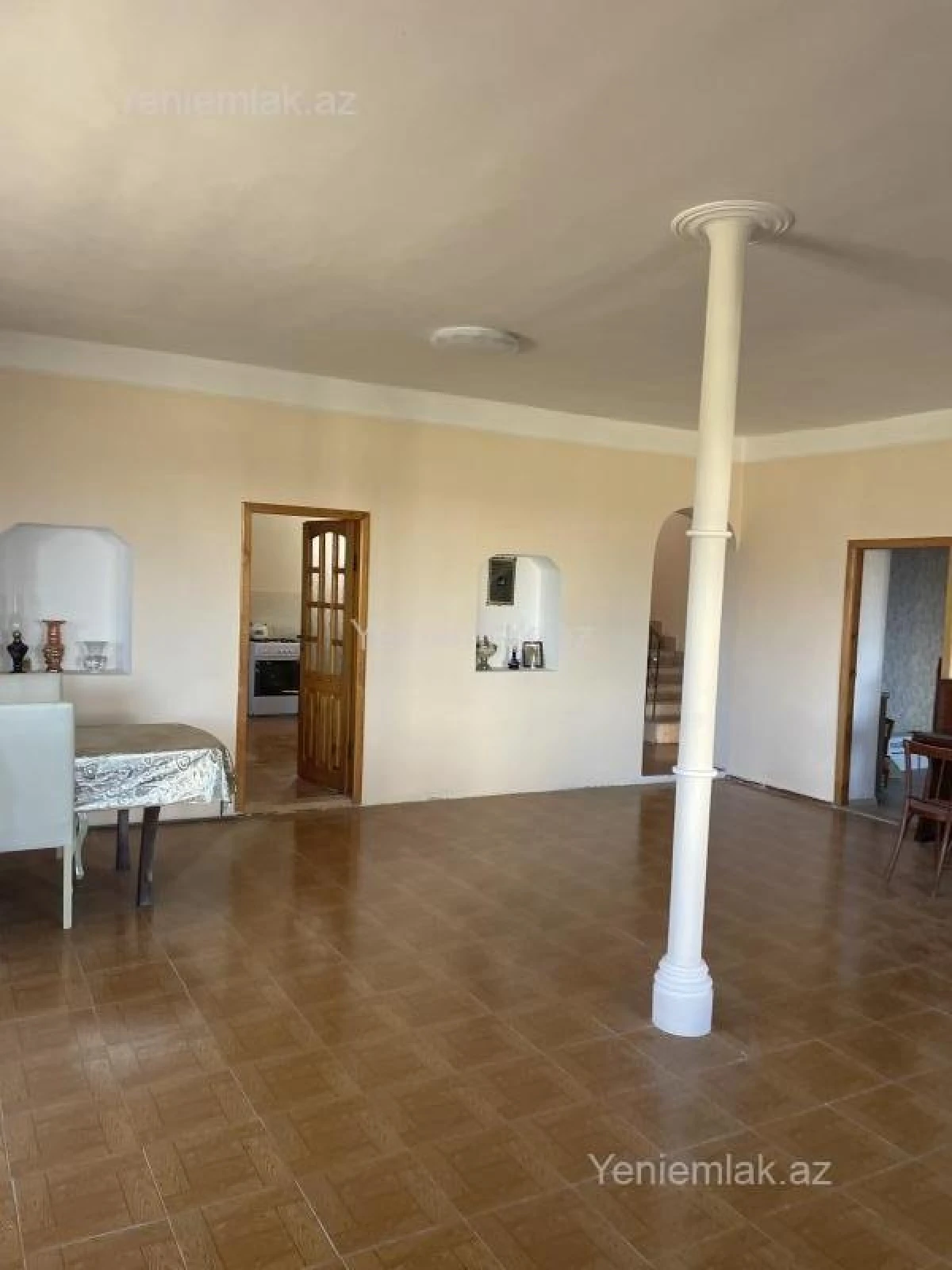 Satılır 5 otaqlı həyət evi 300 m²