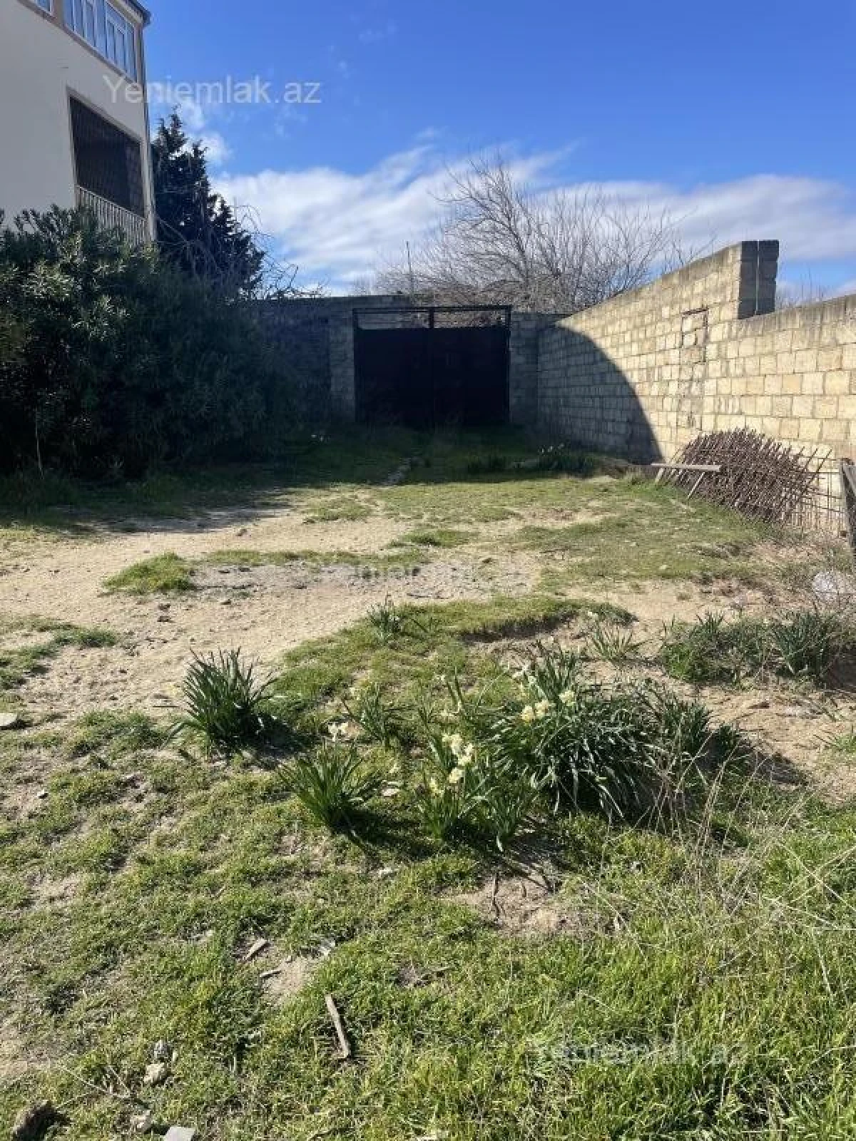 Satılır 5 otaqlı həyət evi 300 m²