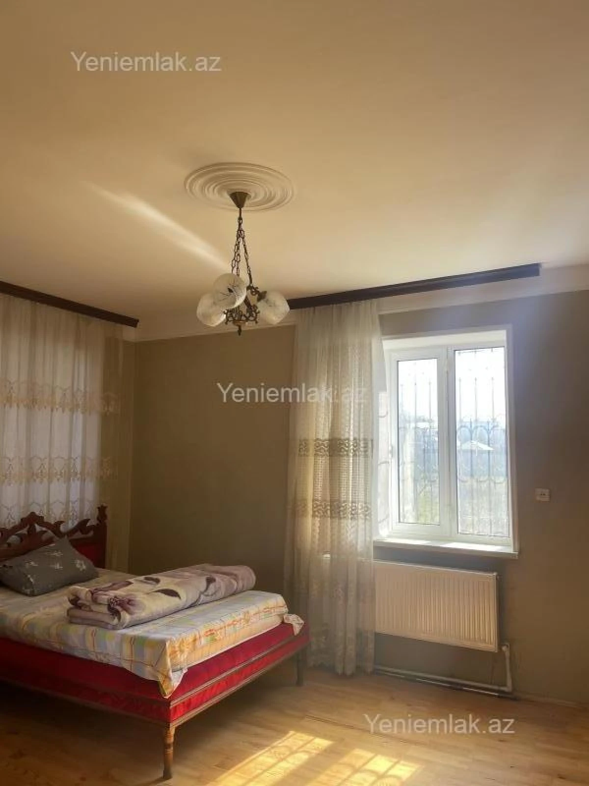 Satılır 5 otaqlı həyət evi 300 m²