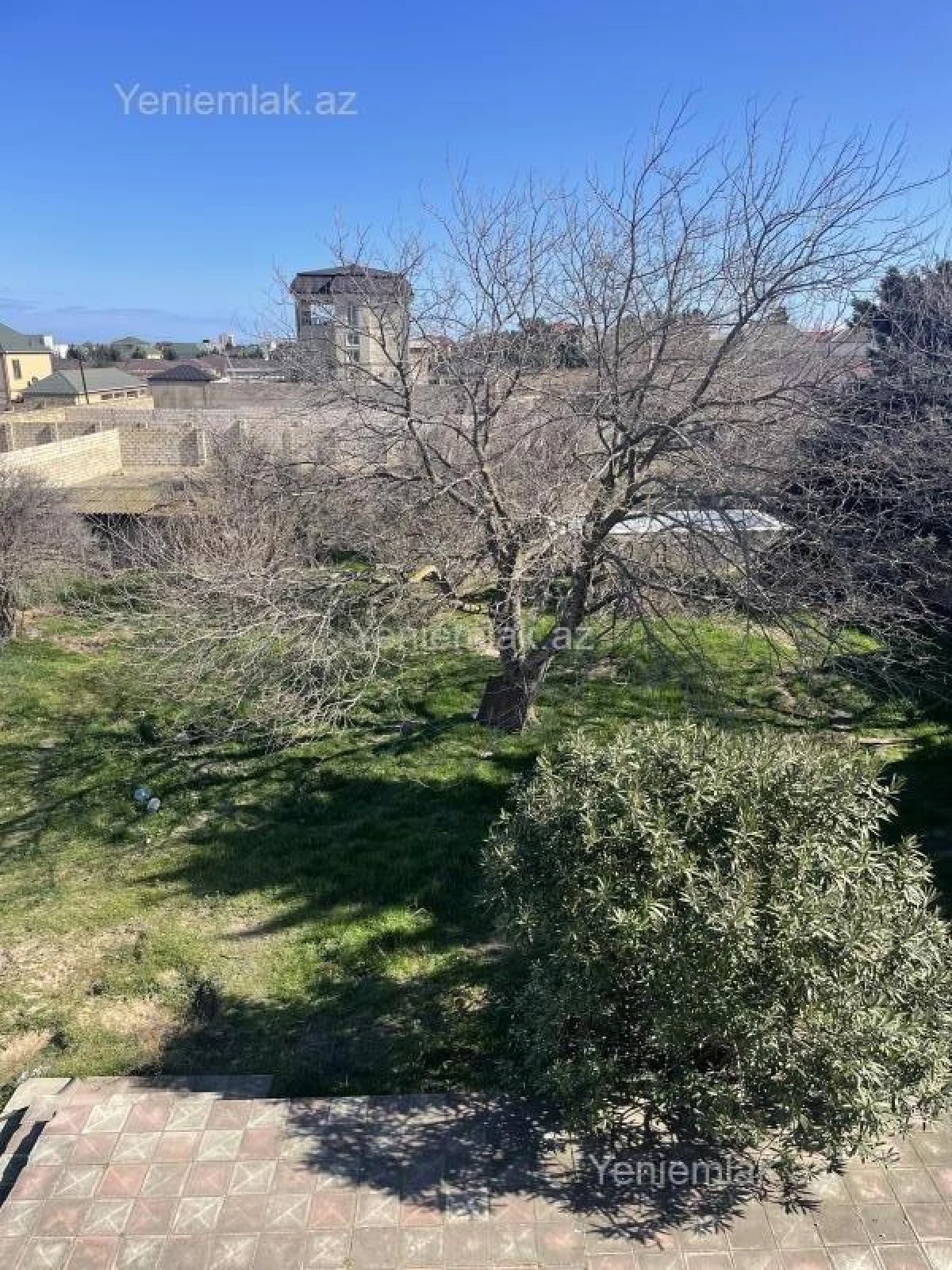 Satılır 5 otaqlı həyət evi 300 m²