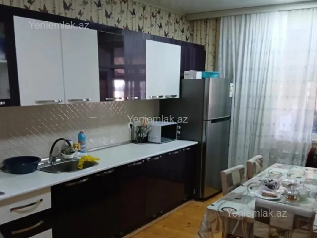 Satılır 4 otaqlı həyət evi 230 m²
