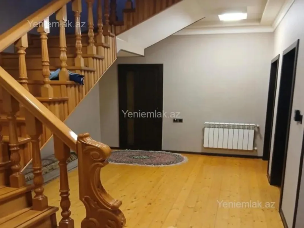 Satılır 4 otaqlı həyət evi 230 m²