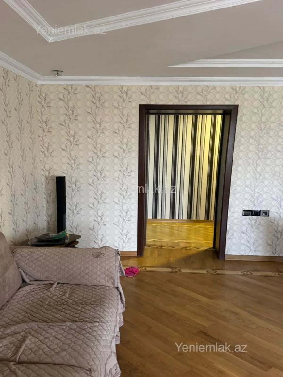 Satılır 5 otaqlı köhnə tikili 90 m²